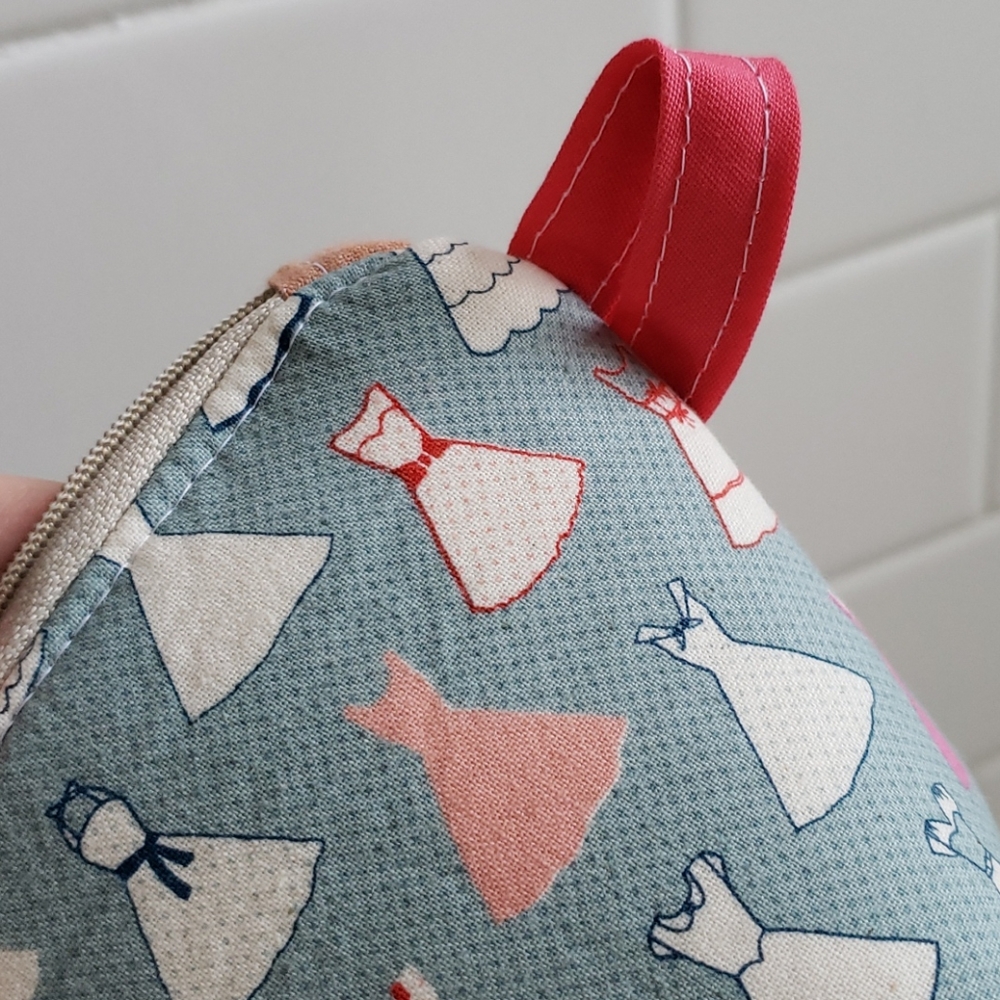 🪡👗 Handmade Cotton Pouch! - Picture 8 of 9